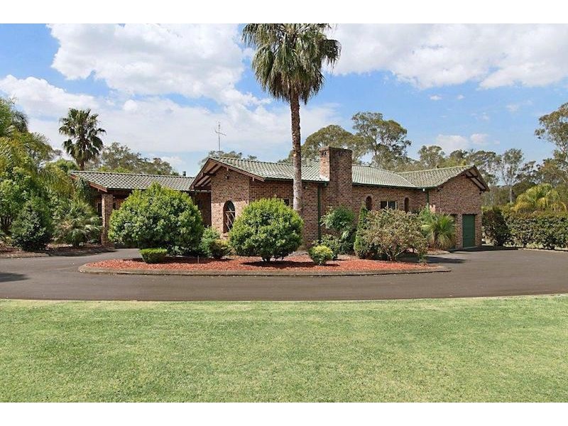 110 Floribunda Rd, Kemps Creek NSW 2178