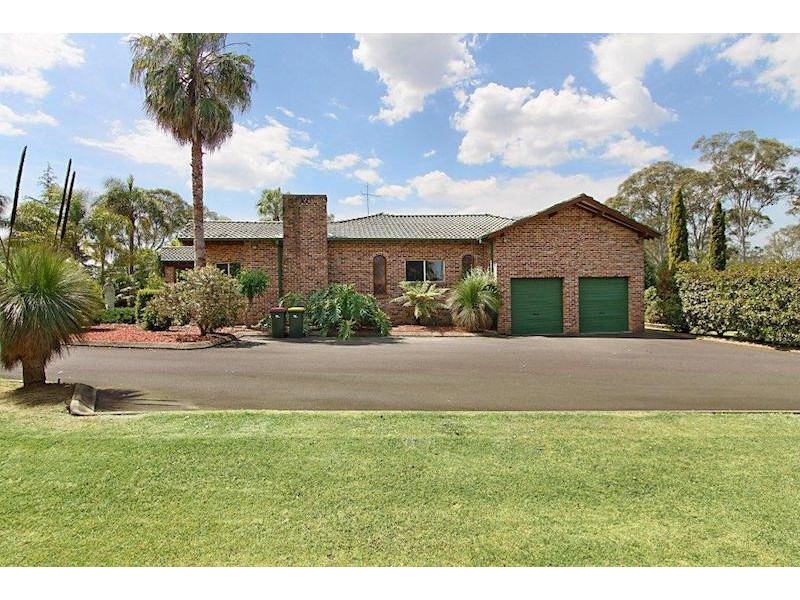 110 Floribunda Rd, Kemps Creek NSW 2178