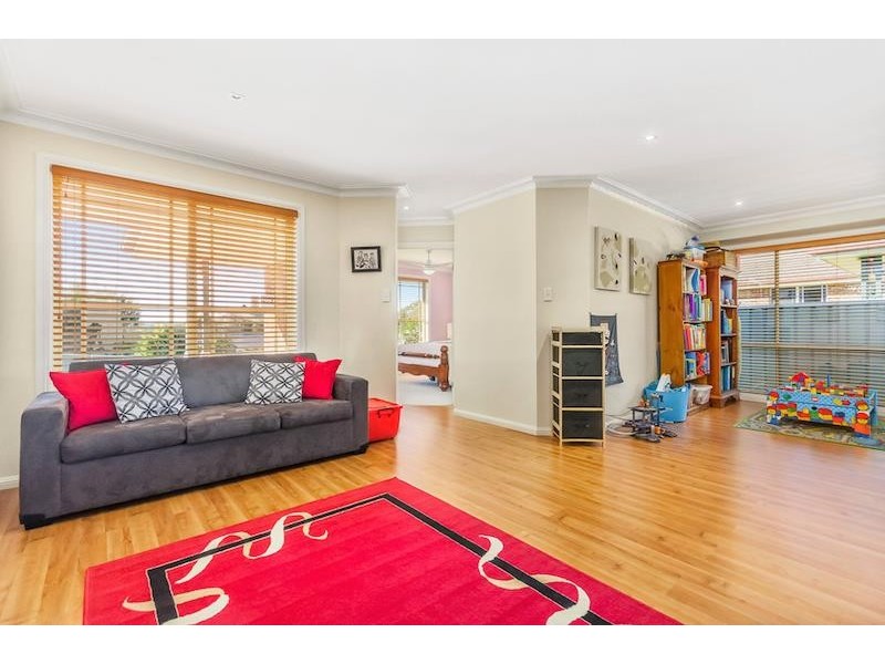 54 Daintree Dr, Albion Park NSW 2527