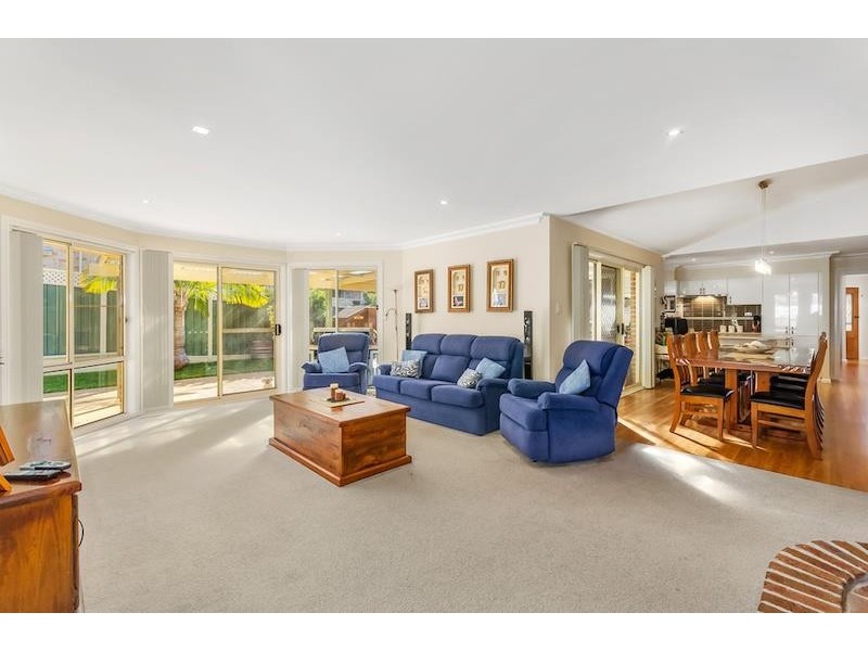 54 Daintree Dr, Albion Park NSW 2527