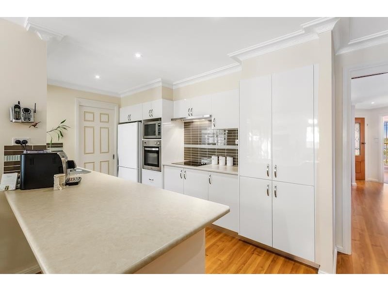 54 Daintree Dr, Albion Park NSW 2527