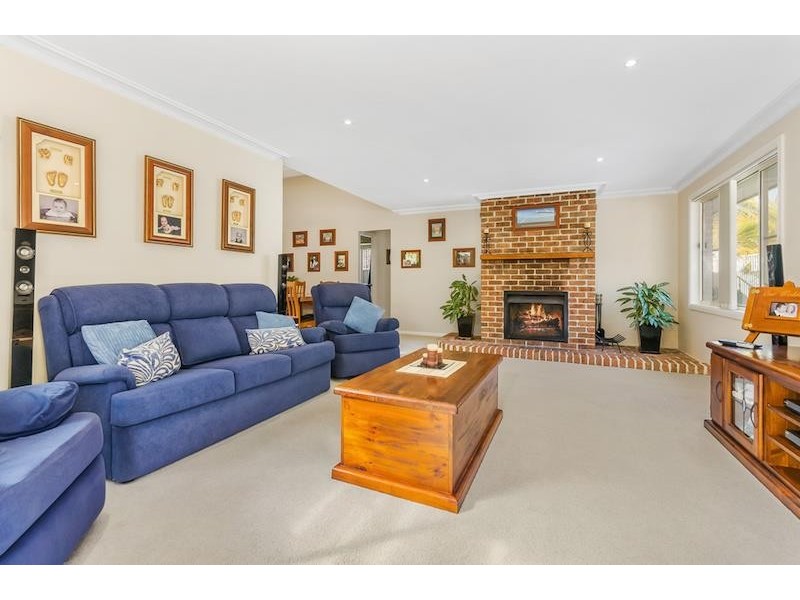 54 Daintree Dr, Albion Park NSW 2527
