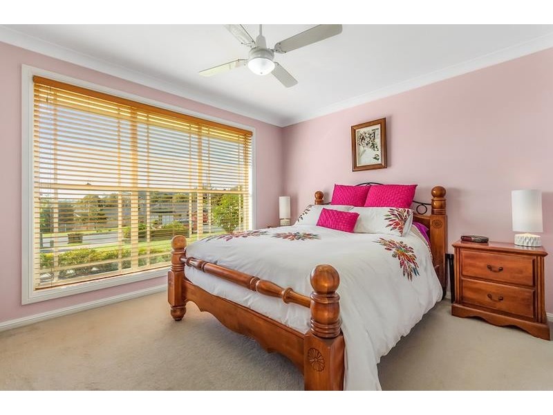 54 Daintree Dr, Albion Park NSW 2527