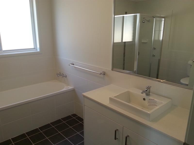 40 Raintree Tce, Wadalba NSW 2259