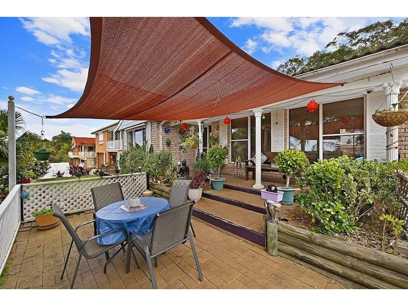 8 Redgum Cl, Bateau Bay NSW 2261