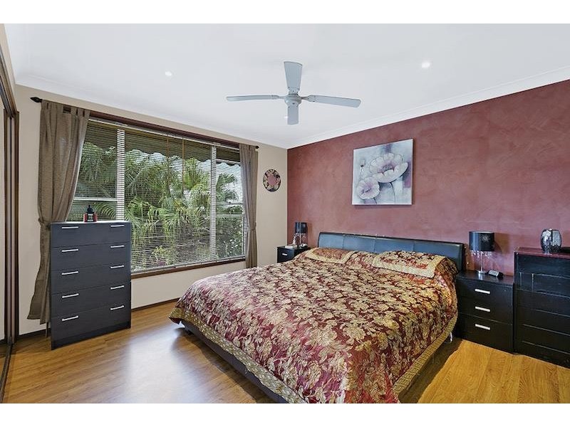 8 Redgum Cl, Bateau Bay NSW 2261