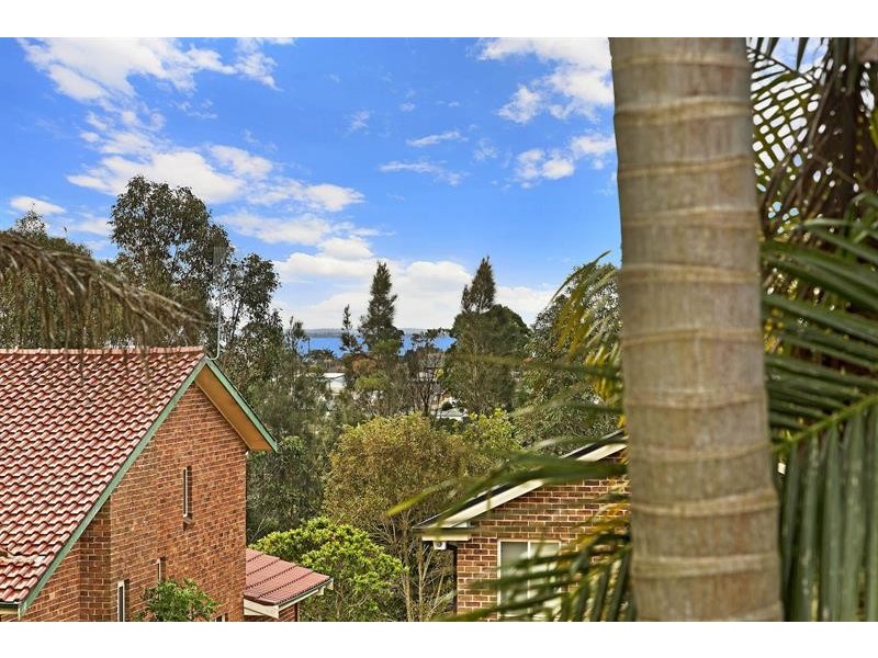 8 Redgum Cl, Bateau Bay NSW 2261