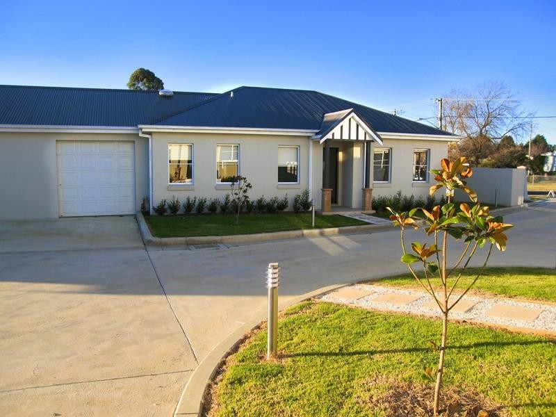 1/2-6 Hawkins St, Moss Vale NSW 2577