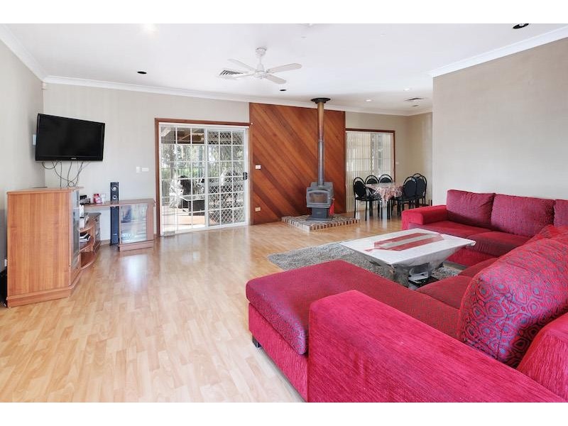 325 Sixth Ave, Austral NSW 2179