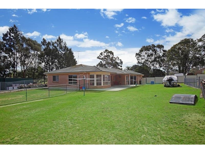 90 Ninth Ave, Austral NSW 2179