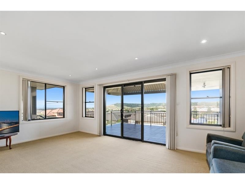 32 Campaspe Cres, Albion Park NSW 2527