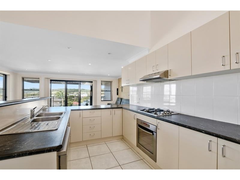 32 Campaspe Cres, Albion Park NSW 2527