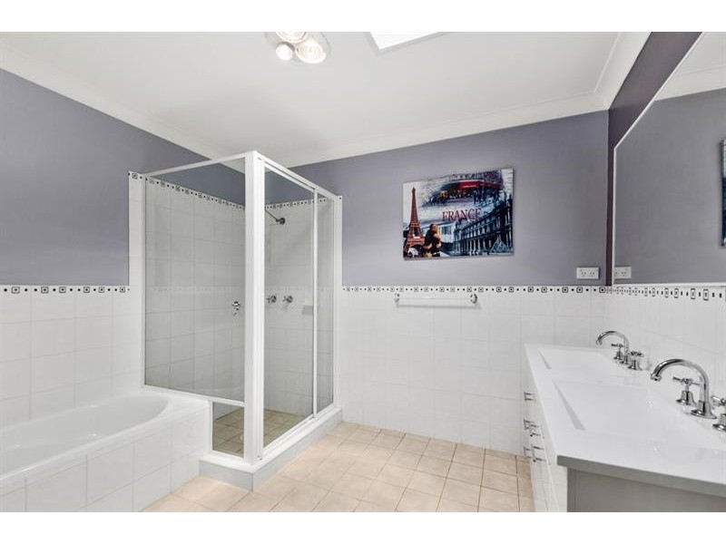 32 Campaspe Cres, Albion Park NSW 2527