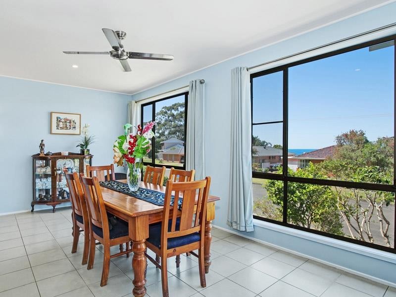 22 Deborah Ave, Thirroul NSW 2515