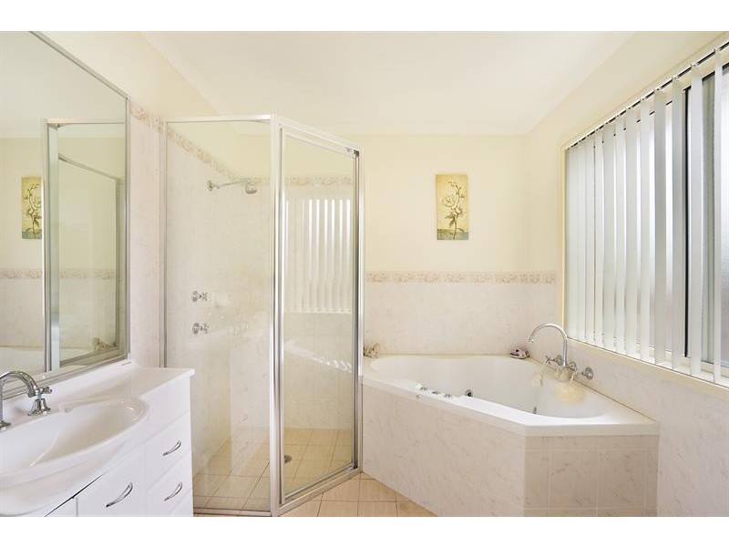 51 Tradewinds Ave, Summerland Point NSW 2259