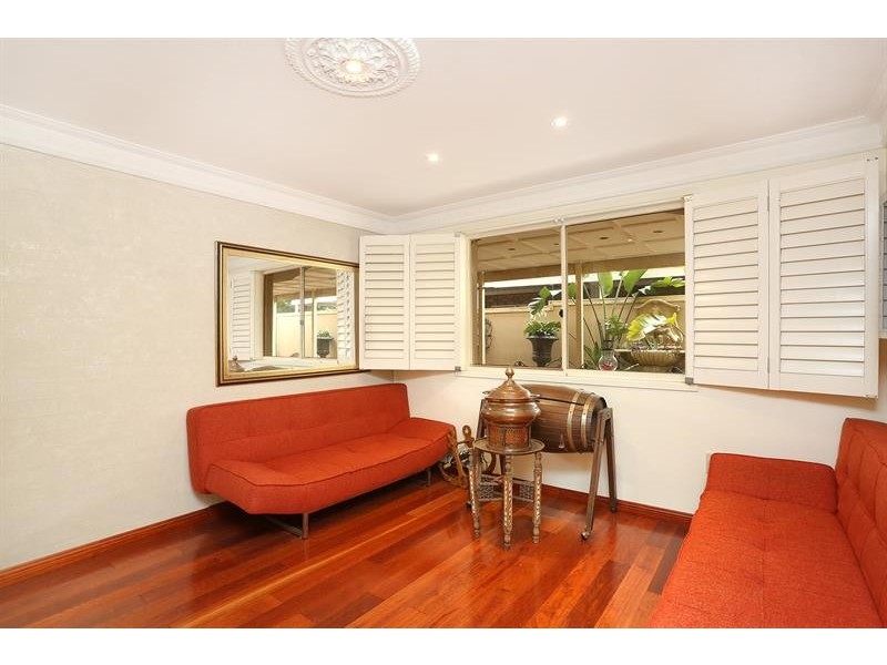 7 Darling St, Abbotsbury NSW 2176
