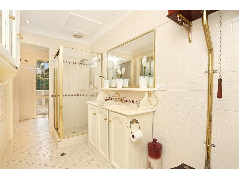 7 Darling St, Abbotsbury NSW 2176