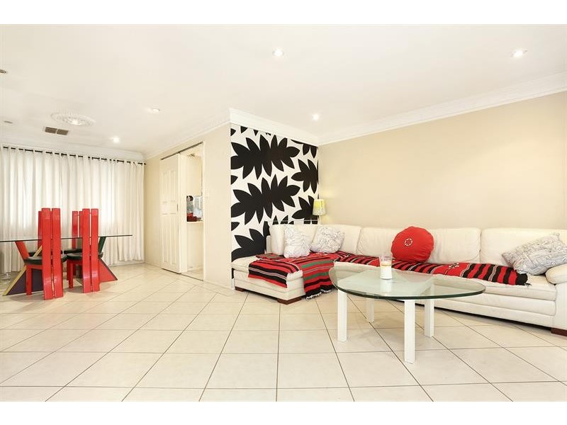 7 Darling St, Abbotsbury NSW 2176