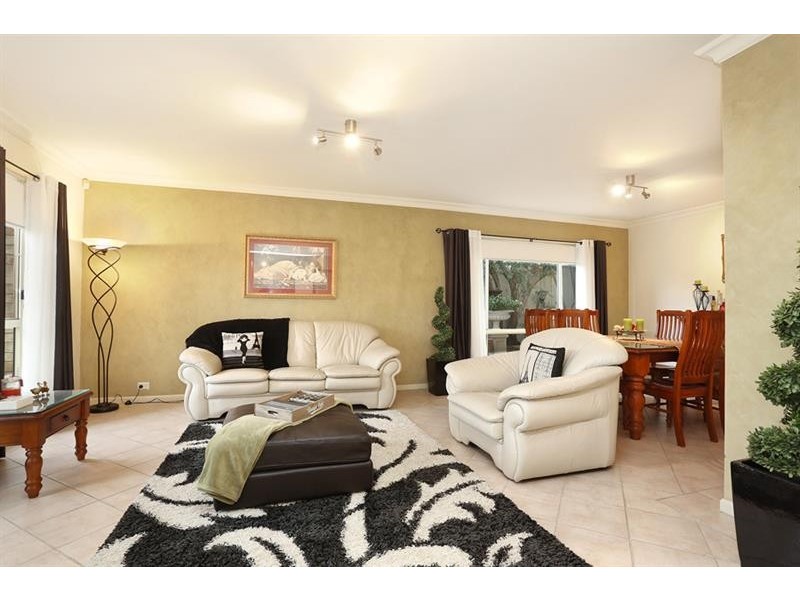 10 Buckley Cl, Fairfield West NSW 2165