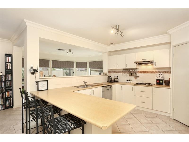 10 Buckley Cl, Fairfield West NSW 2165