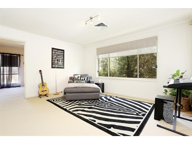 10 Buckley Cl, Fairfield West NSW 2165