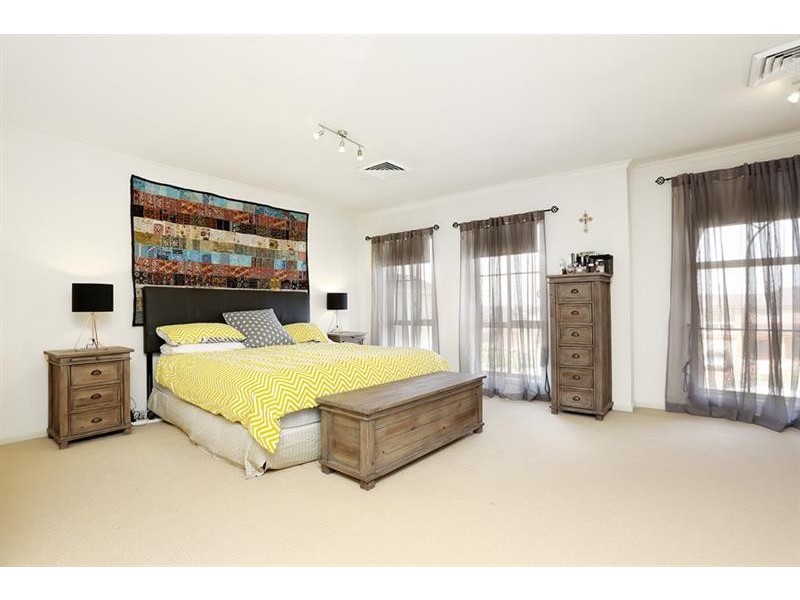 10 Buckley Cl, Fairfield West NSW 2165