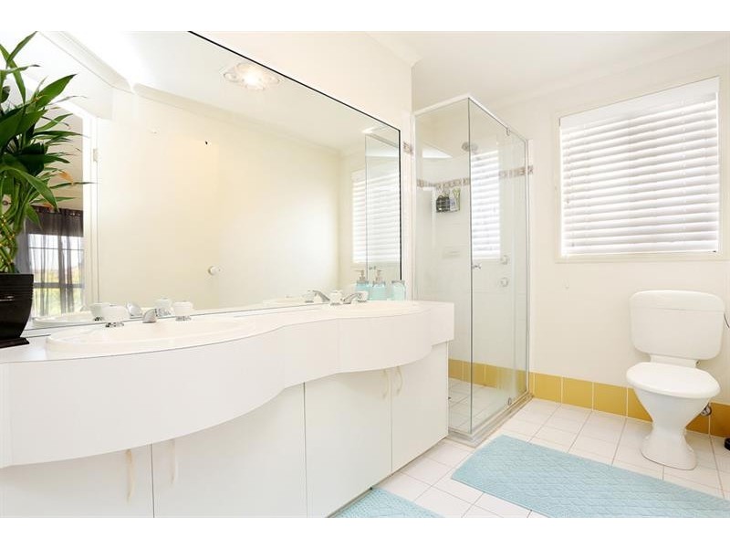 10 Buckley Cl, Fairfield West NSW 2165