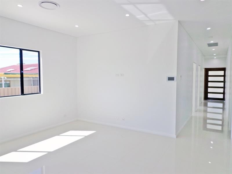 14 Megan Ave, Smithfield NSW 2164