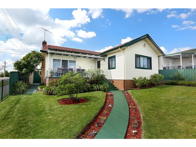130 Stella St, Fairfield Heights NSW 2165