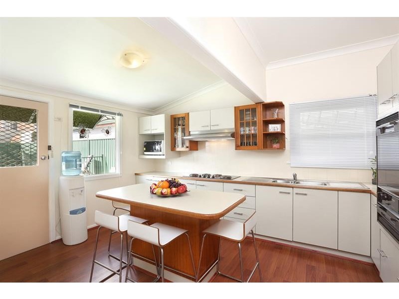 130 Stella St, Fairfield Heights NSW 2165