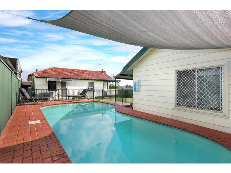 130 Stella St, Fairfield Heights NSW 2165