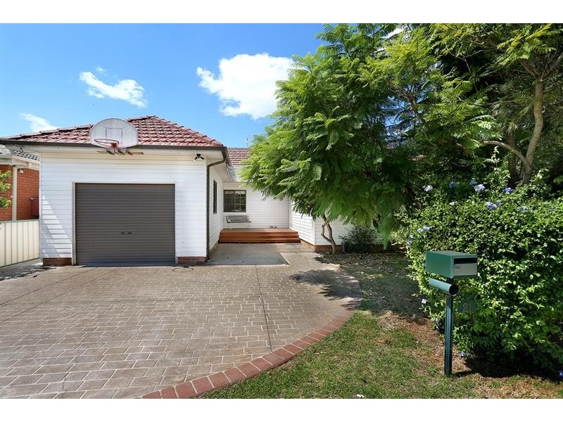 21 Fifth Ave, Canley Vale NSW 2166
