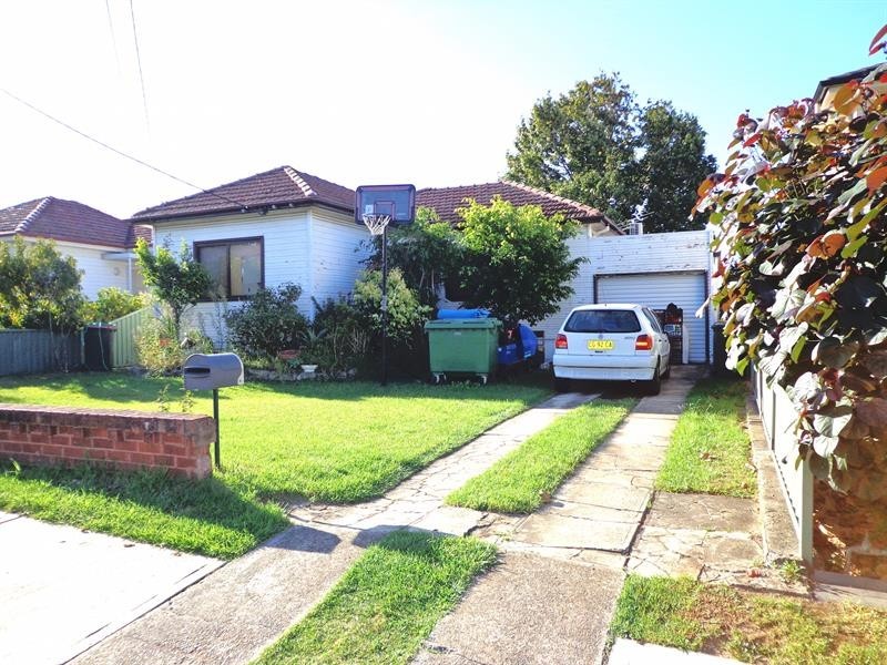 111 Kiora St, Canley Heights NSW 2166