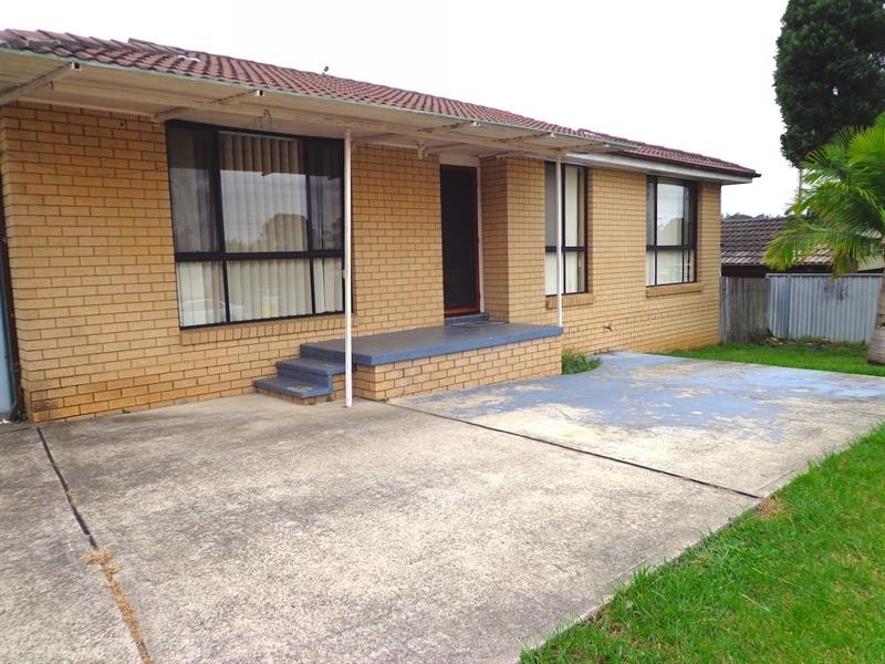 1 Snowdon Cres, Smithfield NSW 2164
