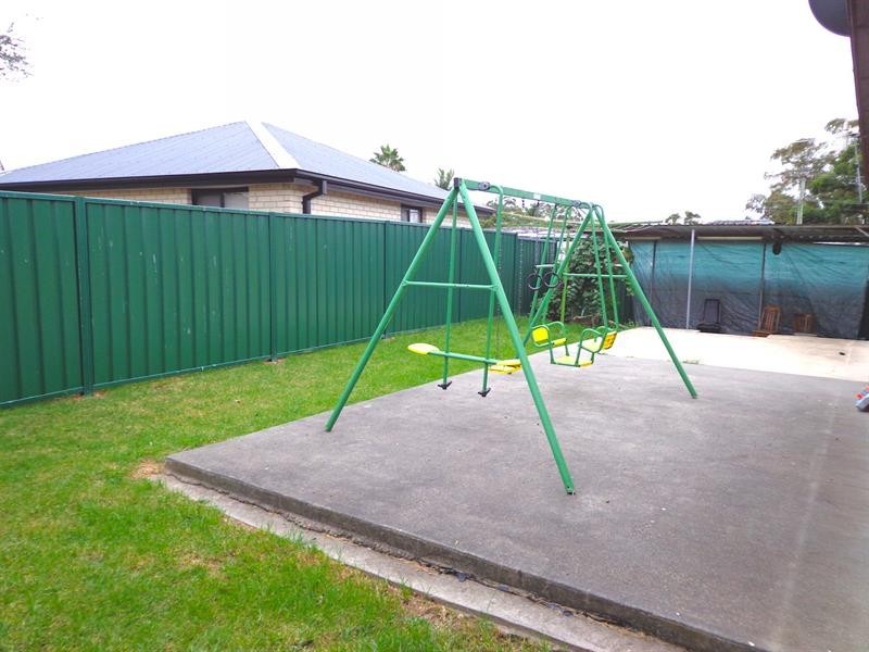 1 Snowdon Cres, Smithfield NSW 2164