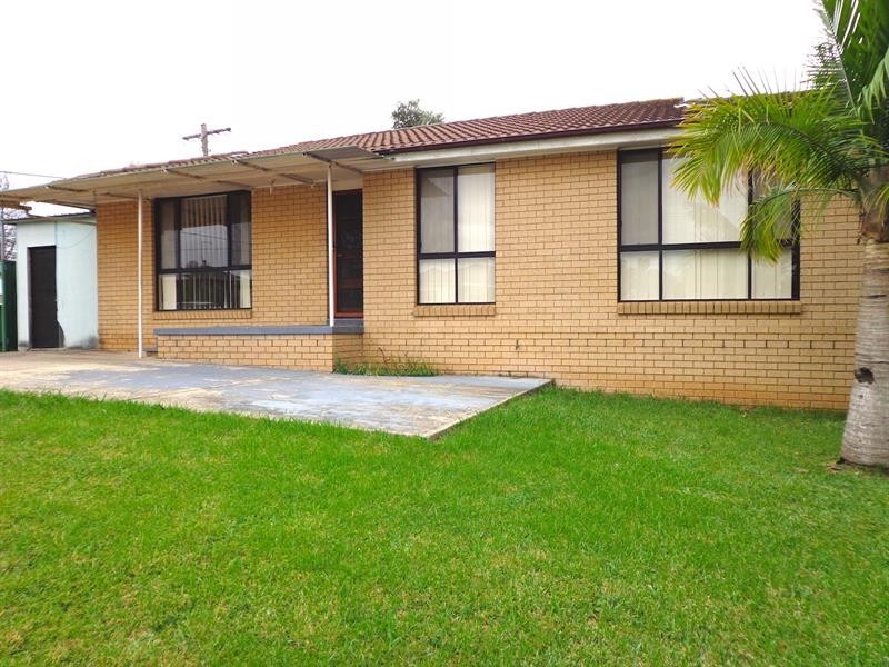 1 Snowdon Cres, Smithfield NSW 2164