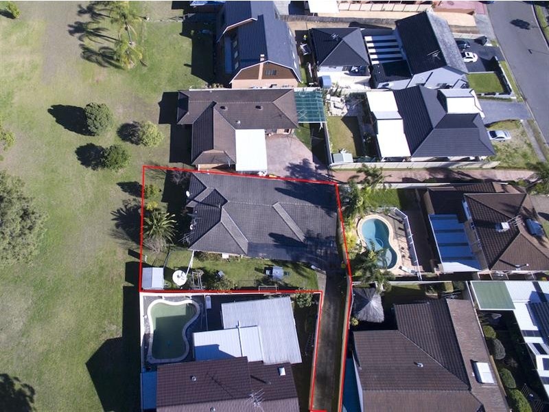 6 Teak Cl, Bossley Park NSW 2176