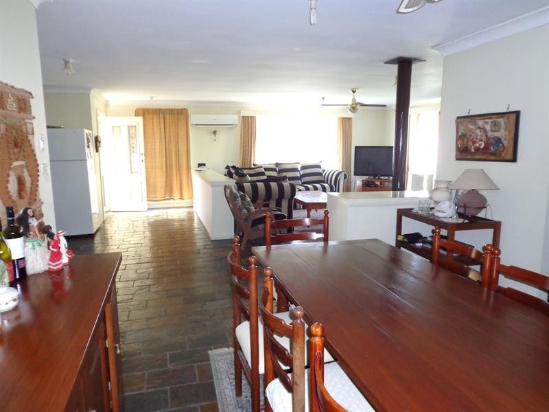 6 Teak Cl, Bossley Park NSW 2176