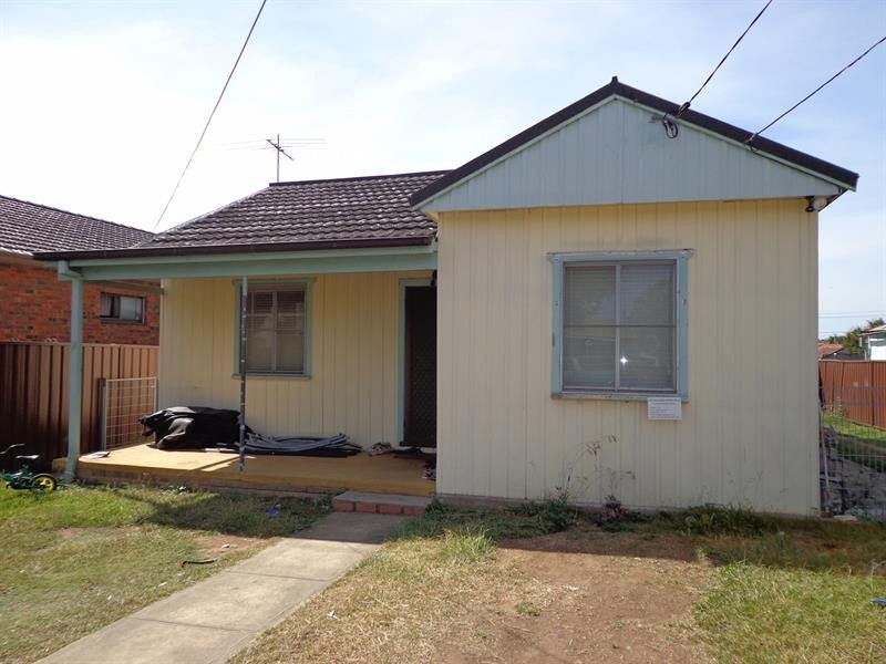 14 Hercules St, Fairfield East NSW 2165