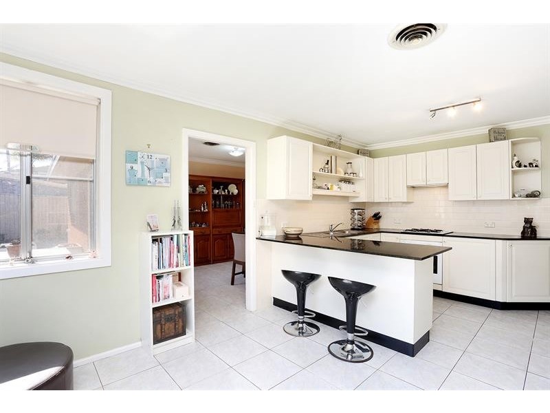 10 Fairlawn Cl, Lansvale NSW 2166