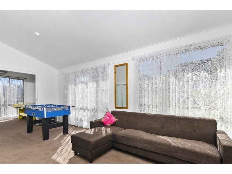 34 Noble Rd, Albion Park NSW 2527