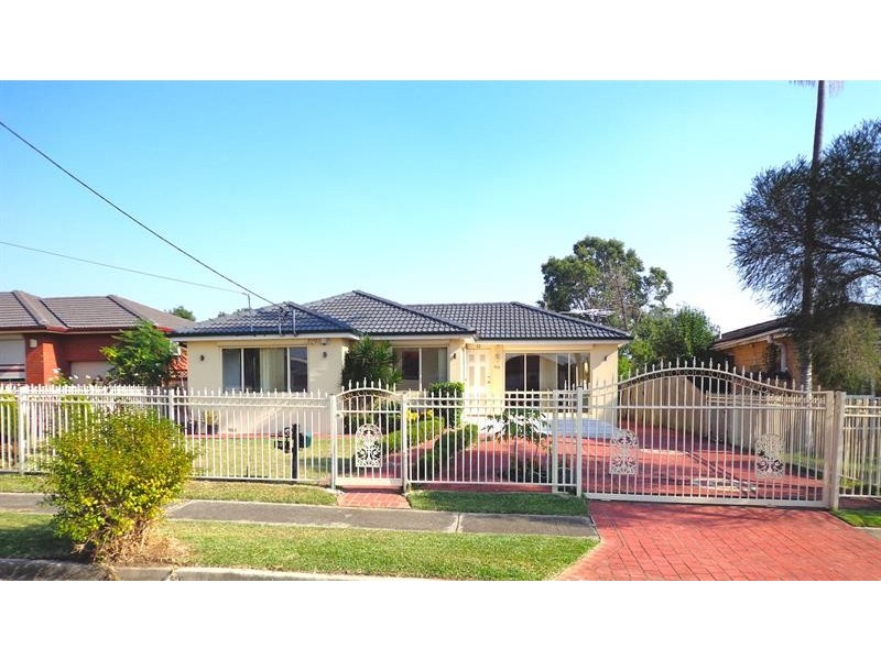 11A Hamersley St, Fairfield West NSW 2165