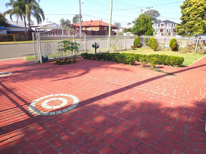 11A Hamersley St, Fairfield West NSW 2165