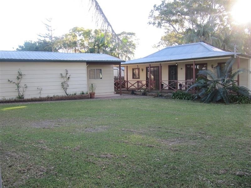 97 Buff Point Ave, Buff Point NSW 2262