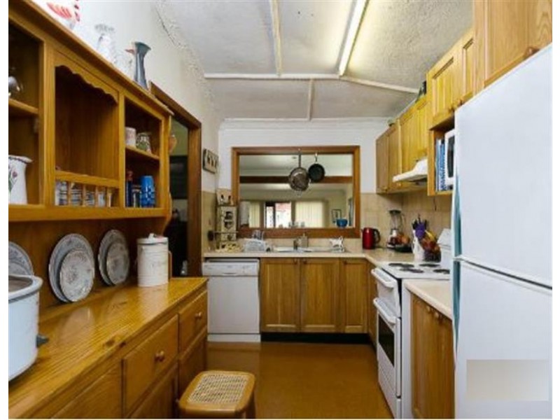 97 Buff Point Ave, Buff Point NSW 2262