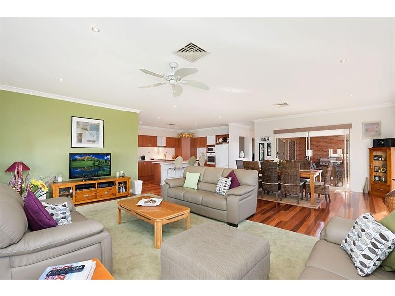 13 Birch Dr, Hamlyn Terrace NSW 2259