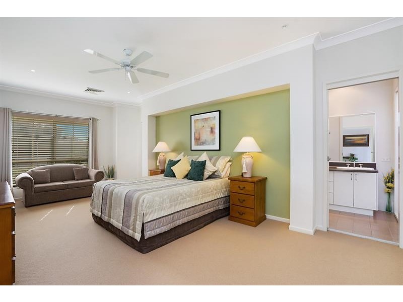 13 Birch Dr, Hamlyn Terrace NSW 2259