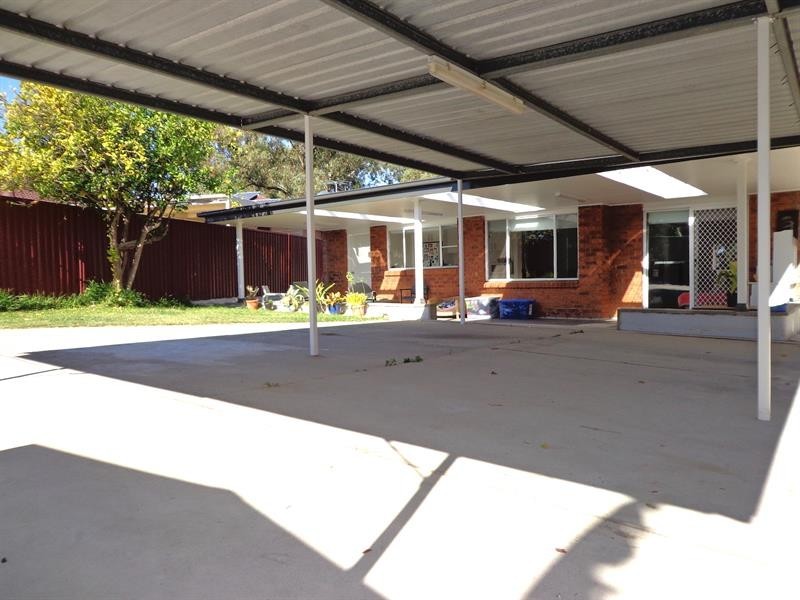15 Alamein Rd, Bossley Park NSW 2176