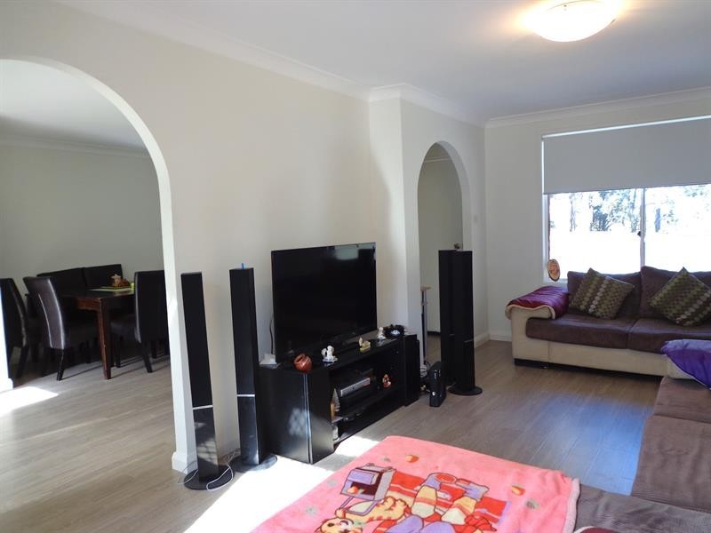 15 Alamein Rd, Bossley Park NSW 2176