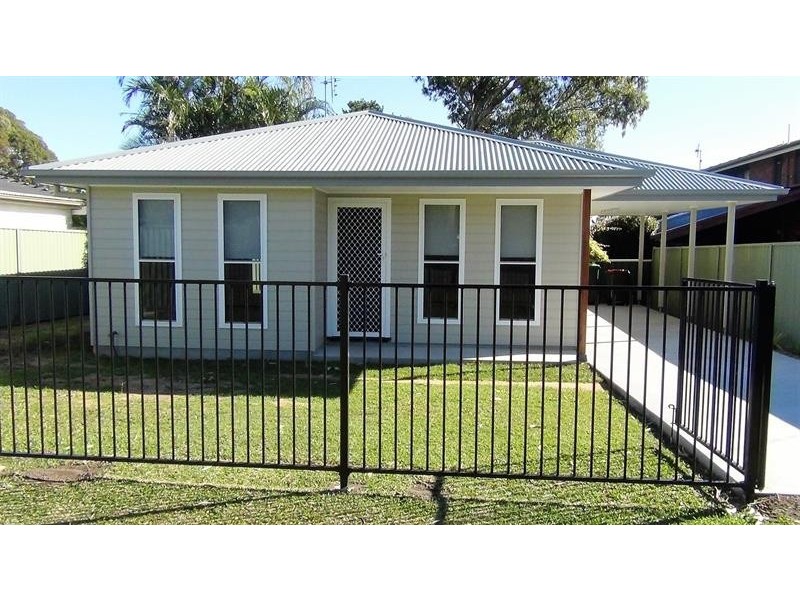 15A Eighth  Ave, Toukley NSW 2263